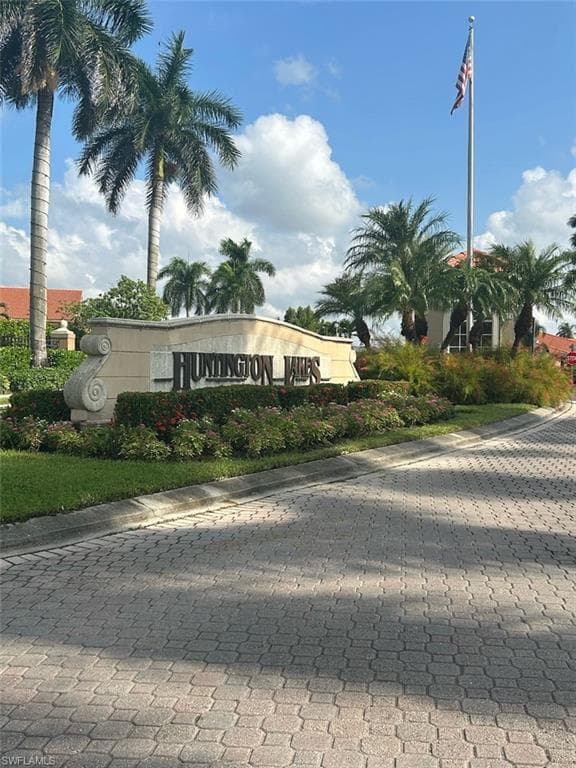 6670 Huntington Lakes CIR 102 NAPLES, FL 34119