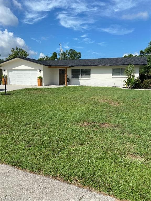 8943 Chatham ST FORT MYERS, FL 33907