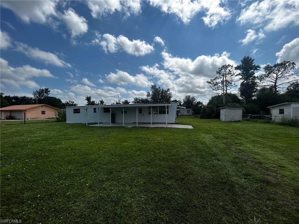 8105 Heck DR NORTH FORT MYERS, FL 33917