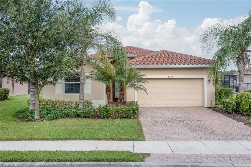 3592 Valle Santa CIR CAPE CORAL, FL 33909