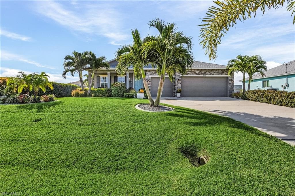 3318 3rd TER CAPE CORAL, FL 33991
