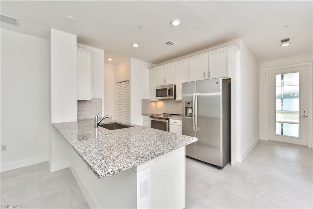 26331 COCO CAY CIR 103 BONITA SPRINGS, FL 34135