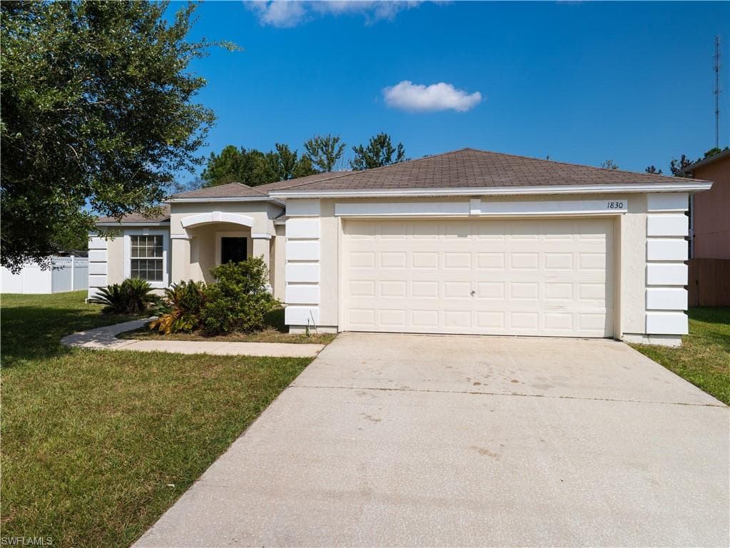 1830 HOLLOW GLEN DR MIDDLEBURG, FL 32068