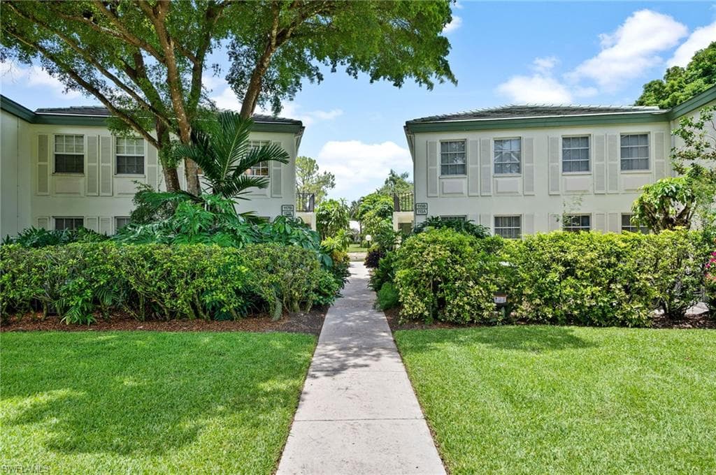 117 Bob O Link WAY E 17B NAPLES, FL 34105