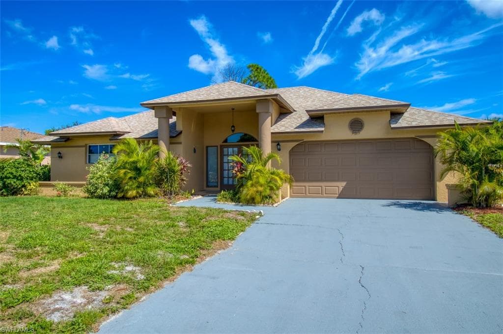 9015 Caloosa RD FORT MYERS, FL 33967