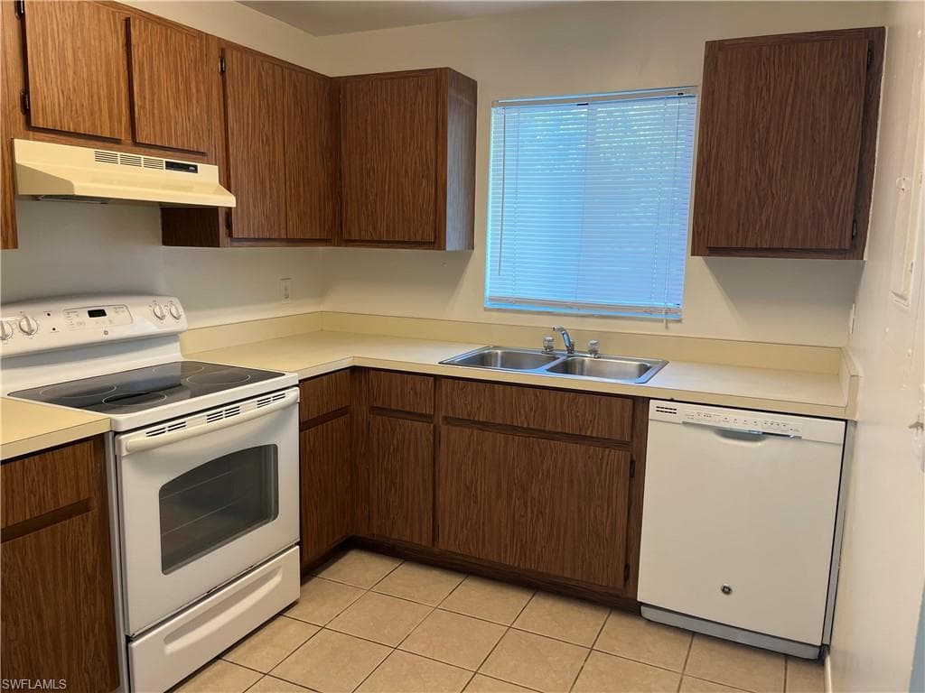 202 SE 24th AVE 1-5 CAPE CORAL, FL 33990