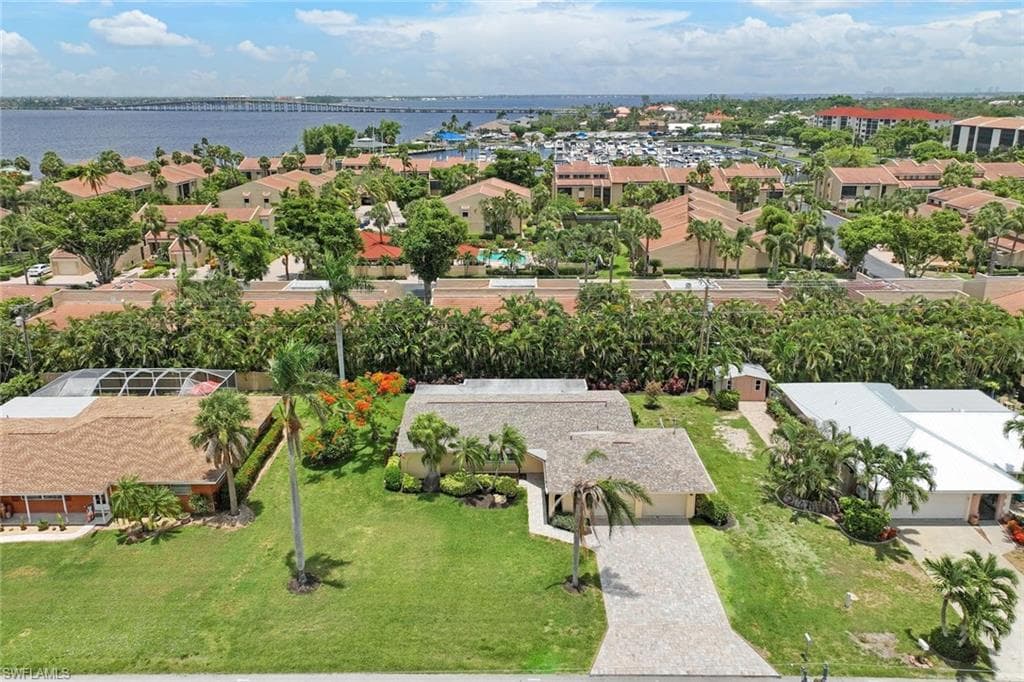 857 N Town And River DR FORT MYERS, FL 33919