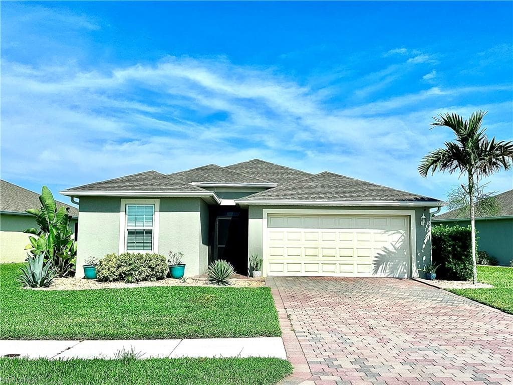 2633 Manzilla LN CAPE CORAL, FL 33909