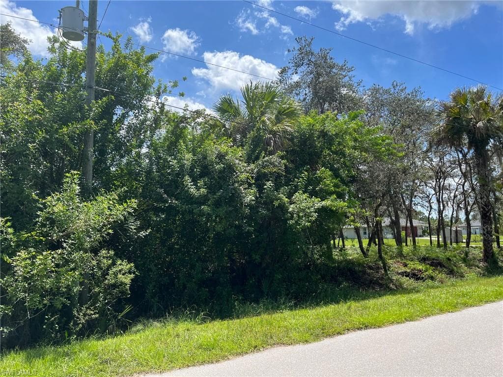 8th AVE NE NAPLES, FL 34120
