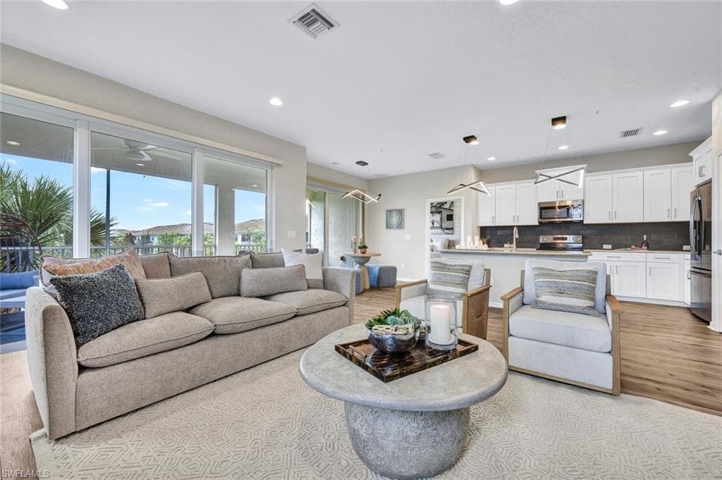 2344 Sheen LN 305 NAPLES, FL 34120