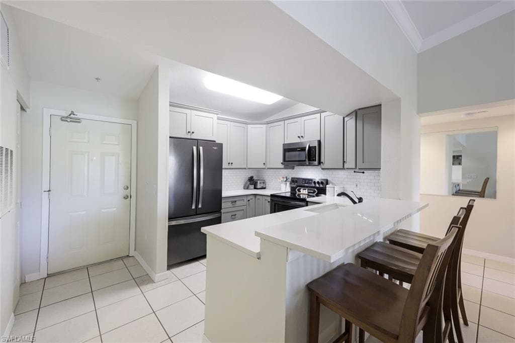 8288 Key Royal LN 1436 NAPLES, FL 34119