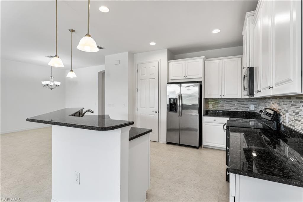 8570 Banyan Bay BLVD FORT MYERS, FL 33908