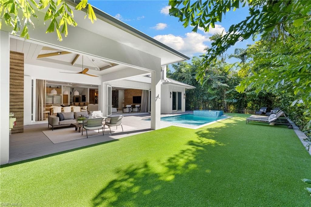 1132 7th ST S NAPLES, FL 34102
