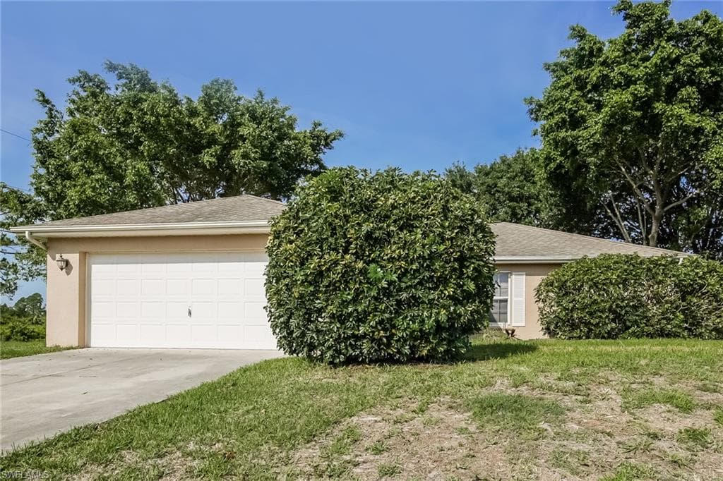 676 Dauphine AVE S LEHIGH ACRES, FL 33974
