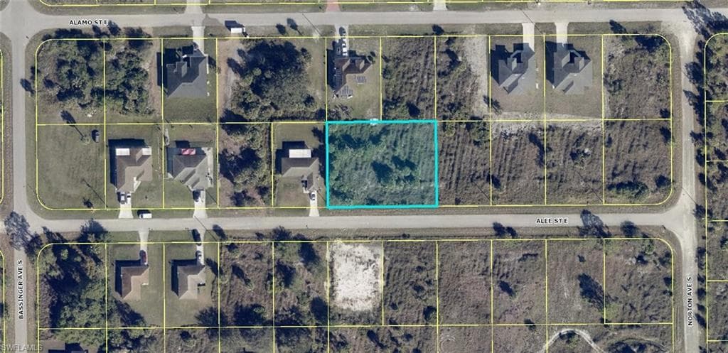 749 Alee ST E LEHIGH ACRES, FL 33974