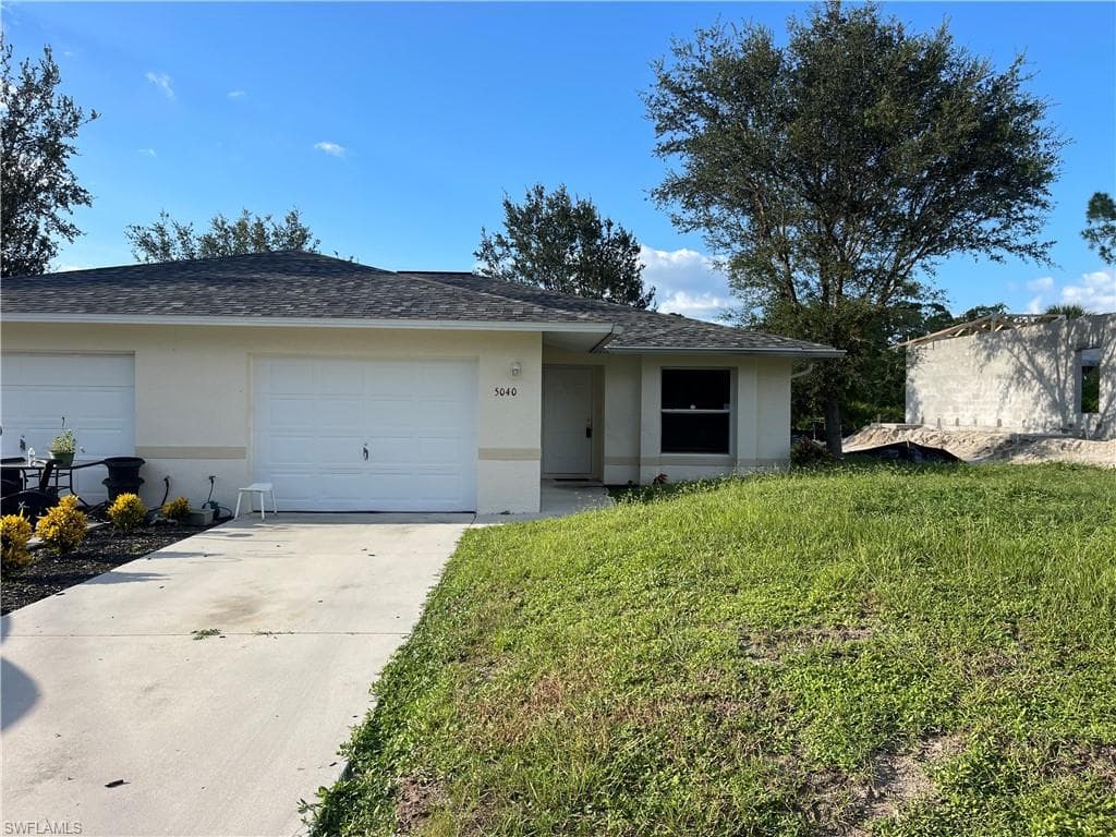 5040 Jones DR LEHIGH ACRES, FL 33973
