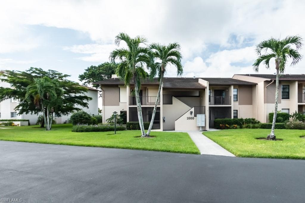 1000 Palm View DR 100 NAPLES, FL 34110