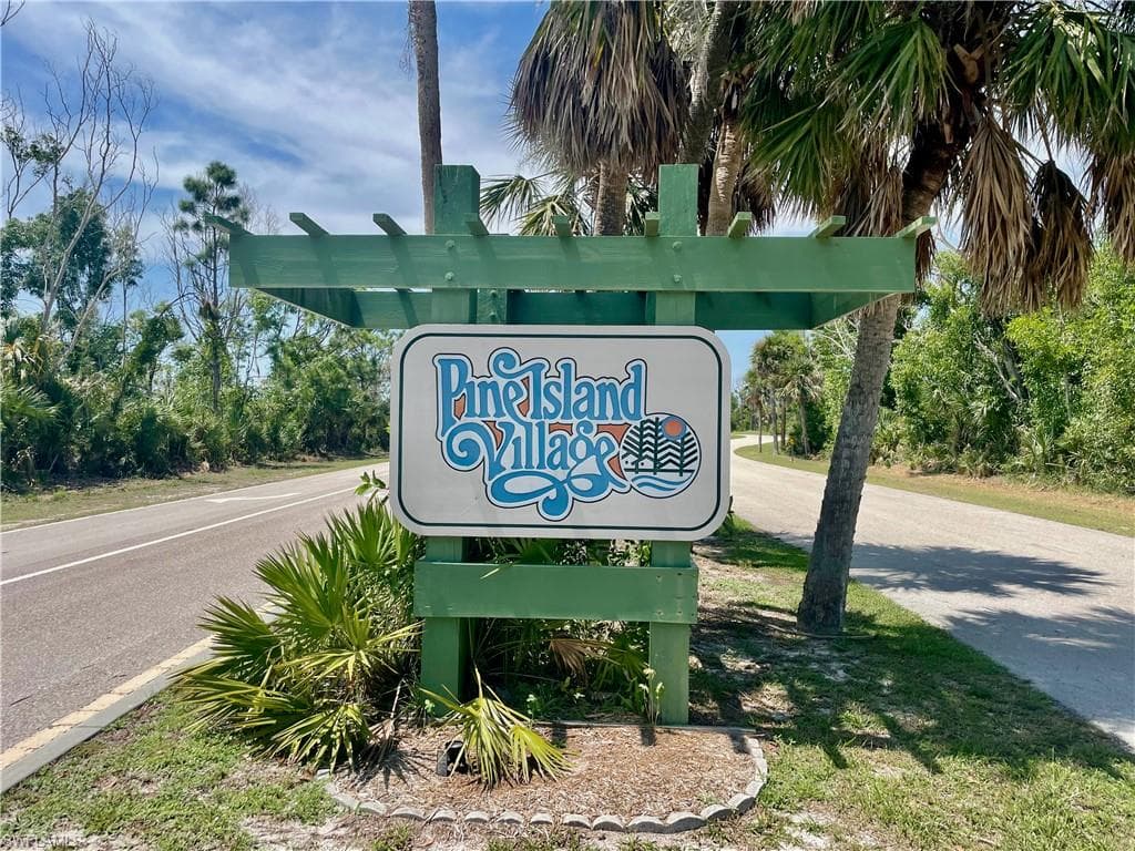 4456 Lake Heather CIR ST. JAMES CITY, FL 33956