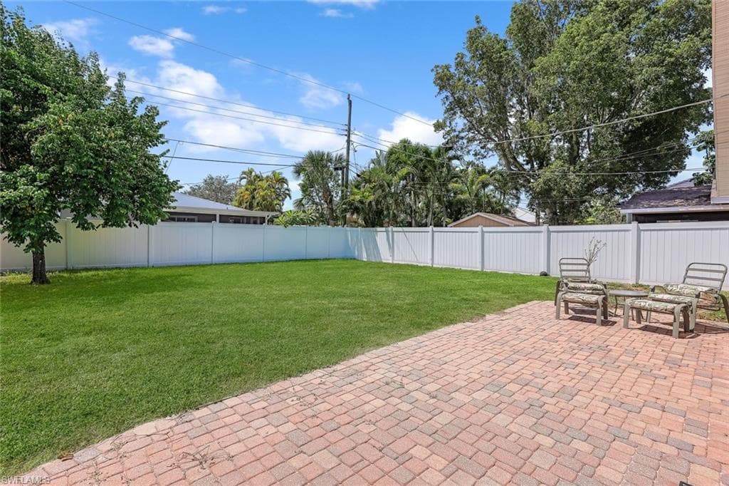 764 104TH AVE N NAPLES, FL 34108