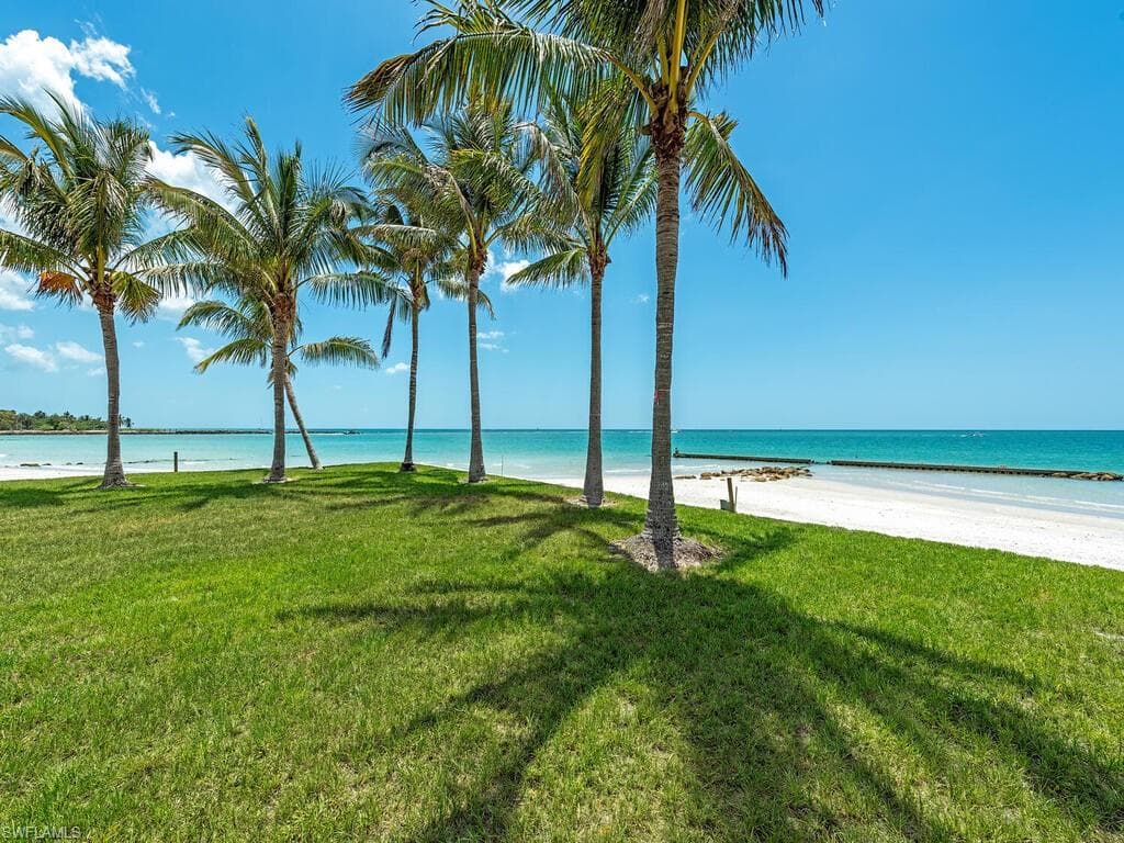4550 GORDON DR NAPLES, FL 34102