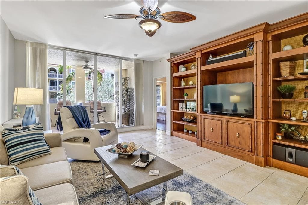 401 Bayfront PL 3207 NAPLES, FL 34102