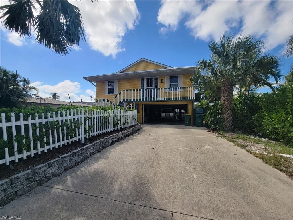 2700 Gulfview DR NAPLES, FL 34112