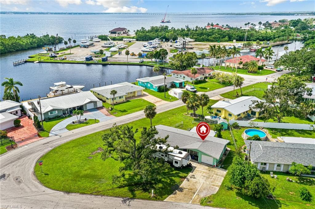 1703 Marina TER NORTH FORT MYERS, FL 33903