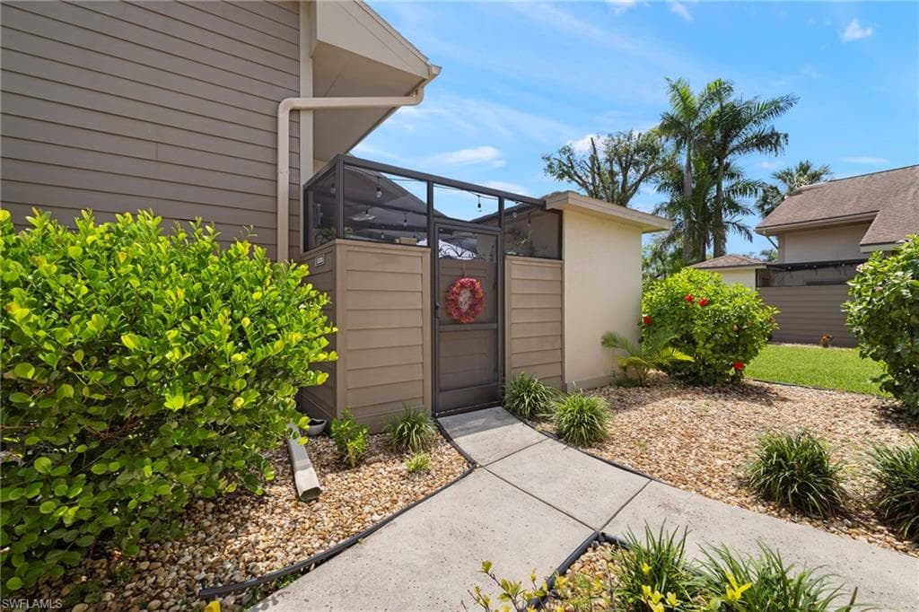 8395 Haven LN FORT MYERS, FL 33919