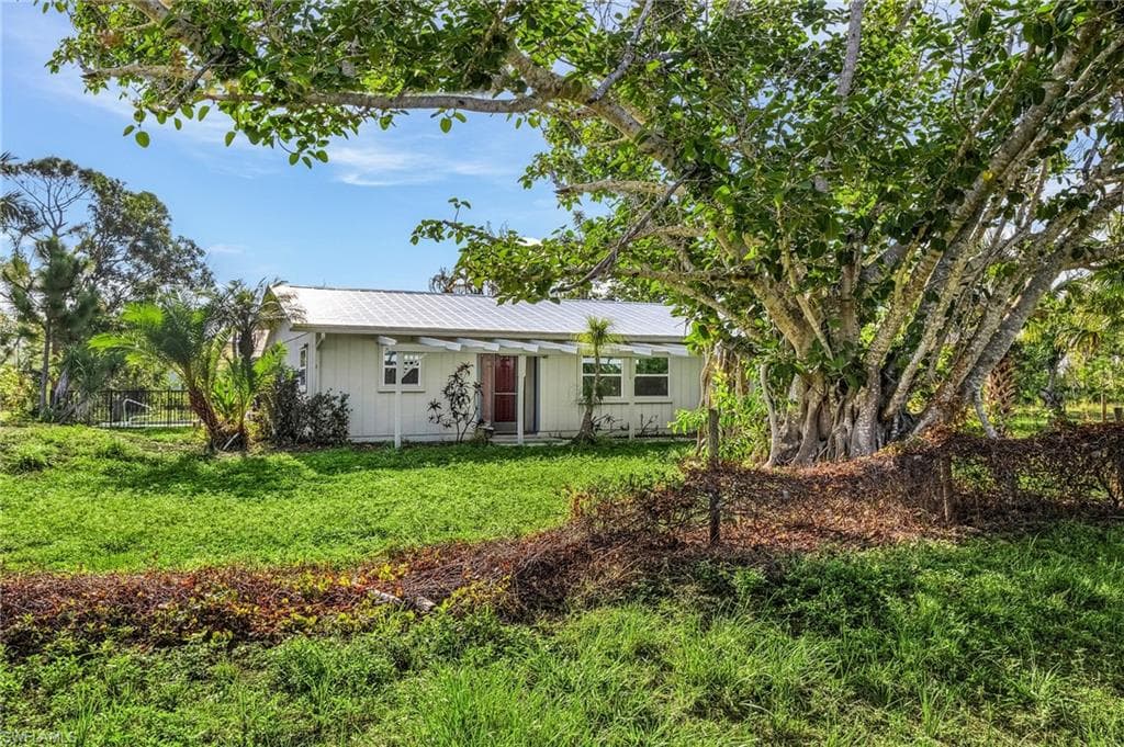 15070 Malabar DR BOKEELIA, FL 33922