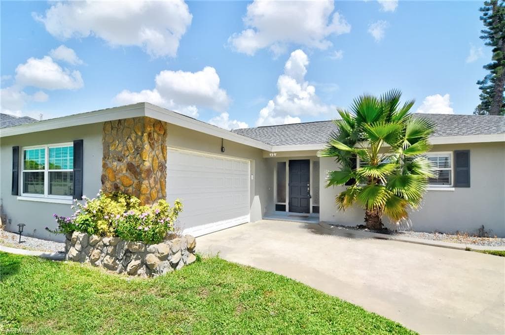 109 SE 42nd TER CAPE CORAL, FL 33904