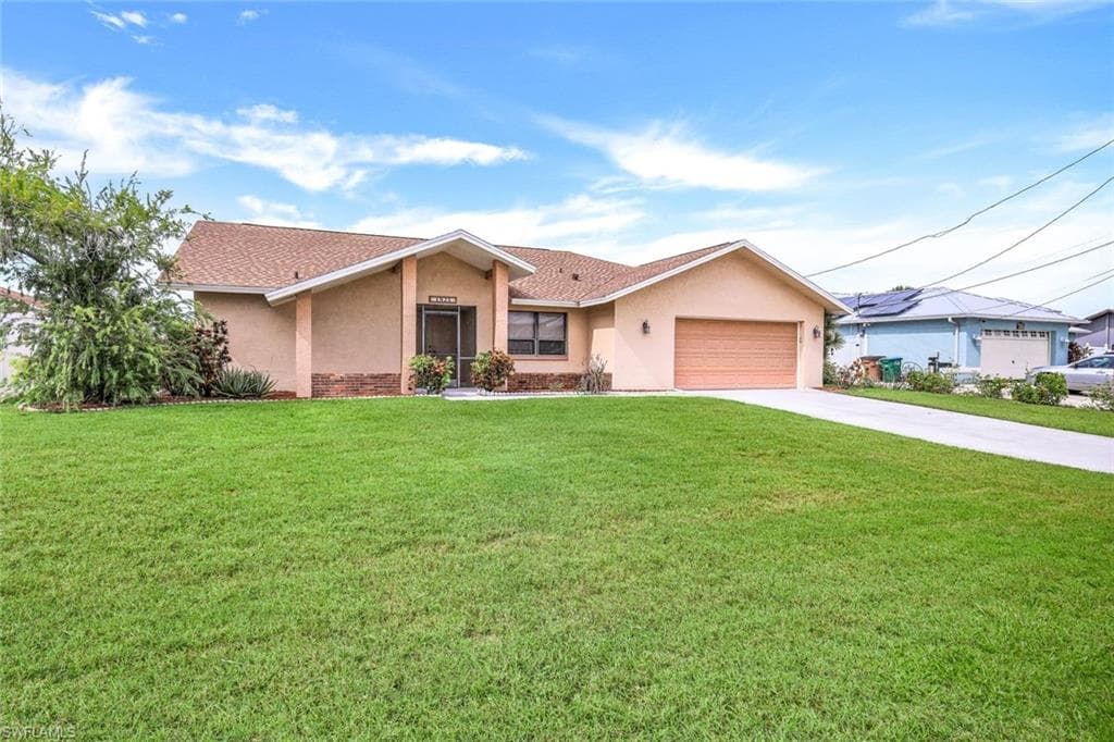 1925 SE 9th TER CAPE CORAL, FL 33990