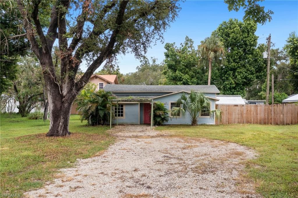 2263 Altamont AVE FORT MYERS, FL 33901