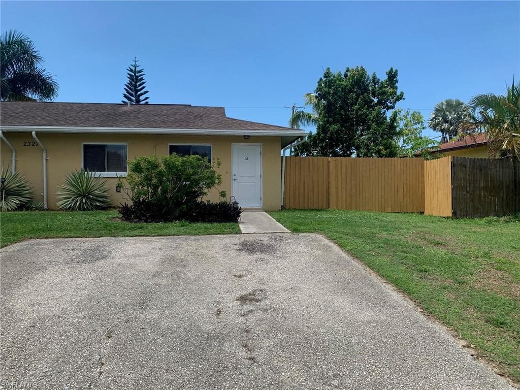 2327 Hunter BLVD B NAPLES, FL 34116