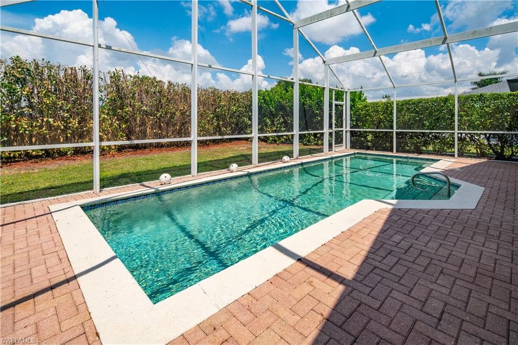 3728 Kent DR NAPLES, FL 34112