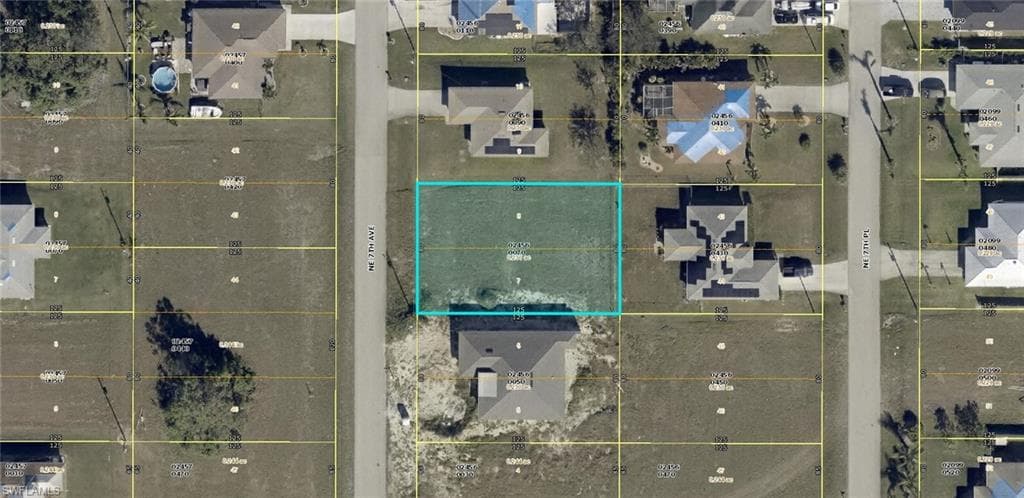 1213 NE 7th AVE CAPE CORAL, FL 33909