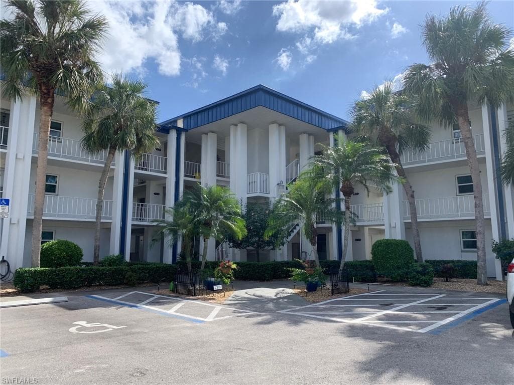 1724 Pine Valley DR 320 FORT MYERS, FL 33907