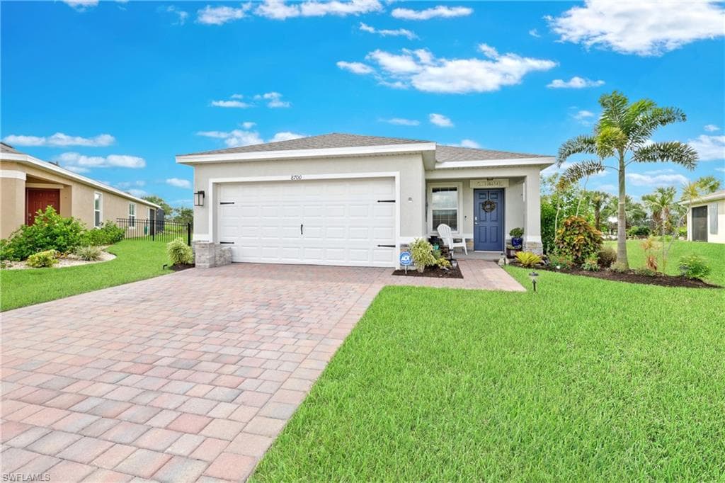 8700 Swell Brooks CT E NORTH FORT MYERS, FL 33917
