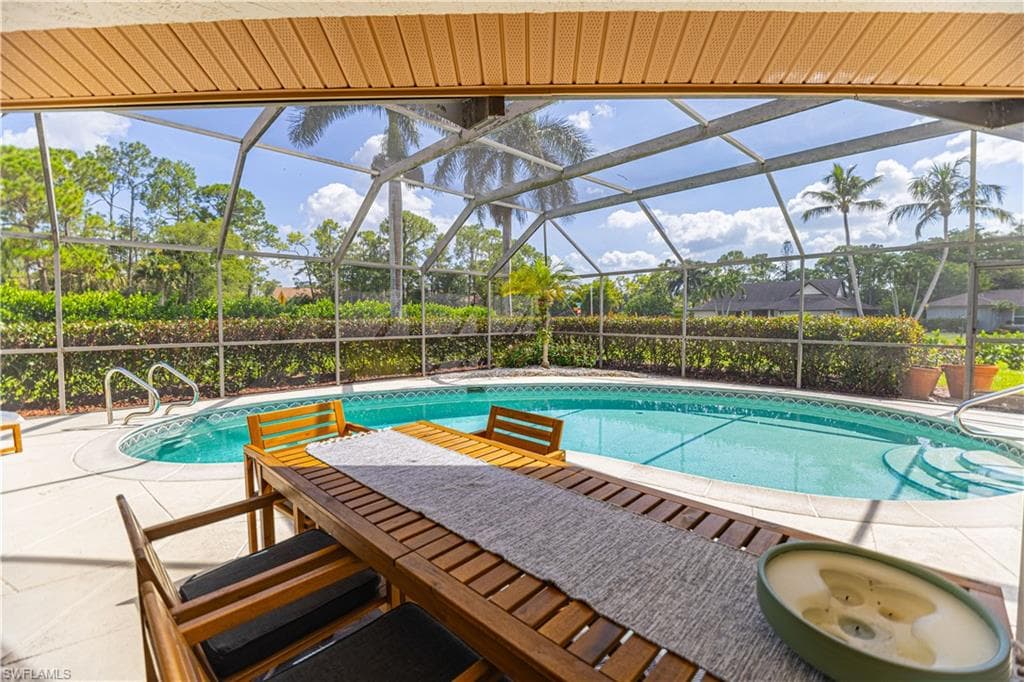 1700 KNIGHTS CT NAPLES, FL 34112