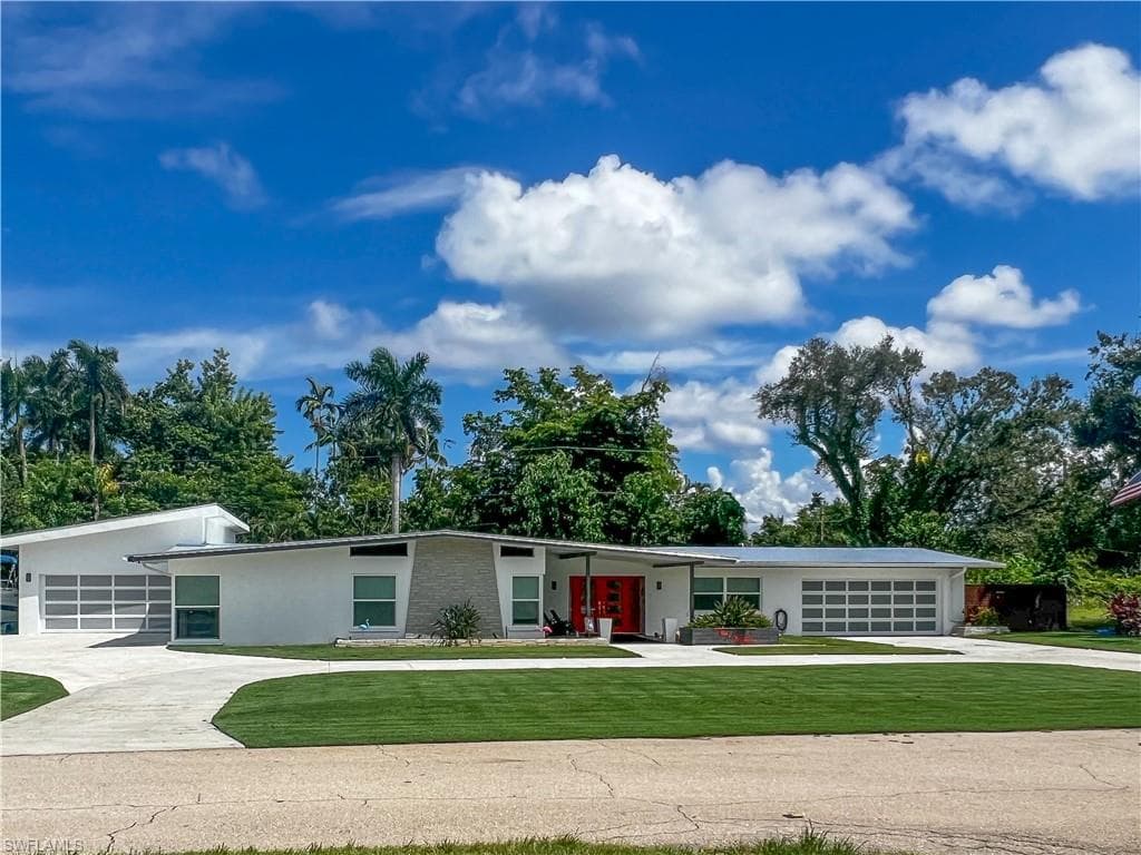 1013 Aqua LN FORT MYERS, FL 33919