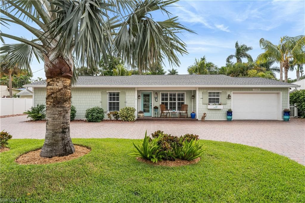 1360 Alhambra DR FORT MYERS, FL 33901