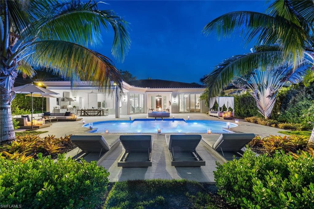 2037 Isla Vista LN NAPLES, FL 34105