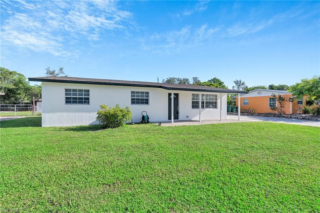 3937 Lotus DR NAPLES, FL 34104