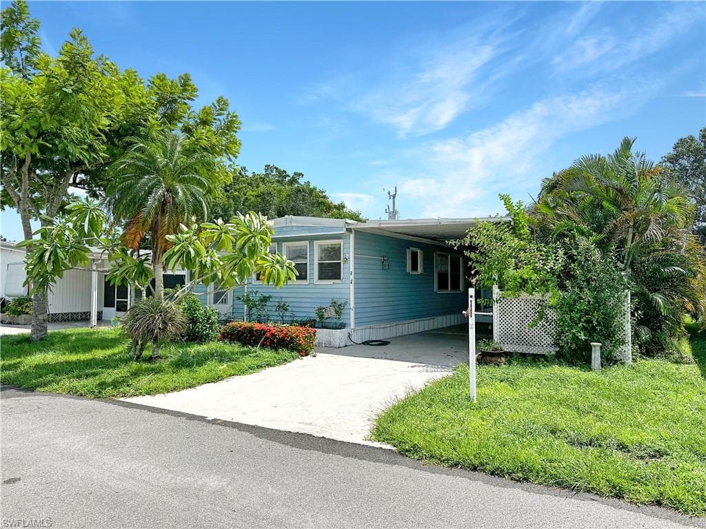 2734 Indianwood DR NORTH FORT MYERS, FL 33917