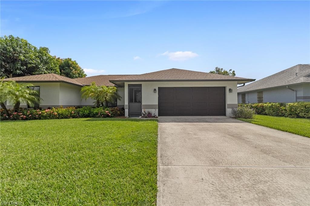 1602 Forest Lakes BLVD E NAPLES, FL 34105