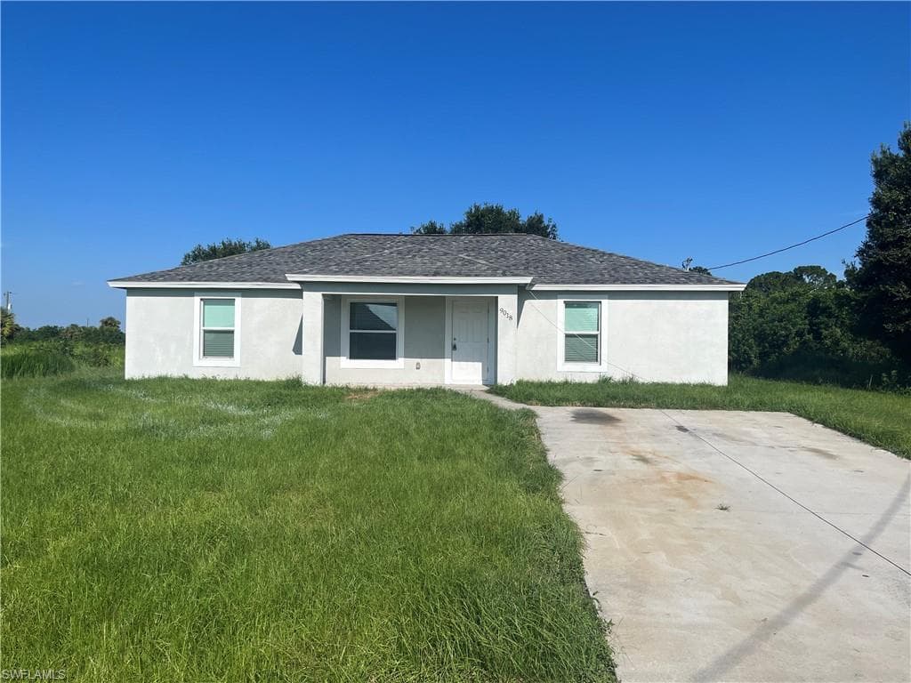 9018 Penny CIR LABELLE, FL 33935