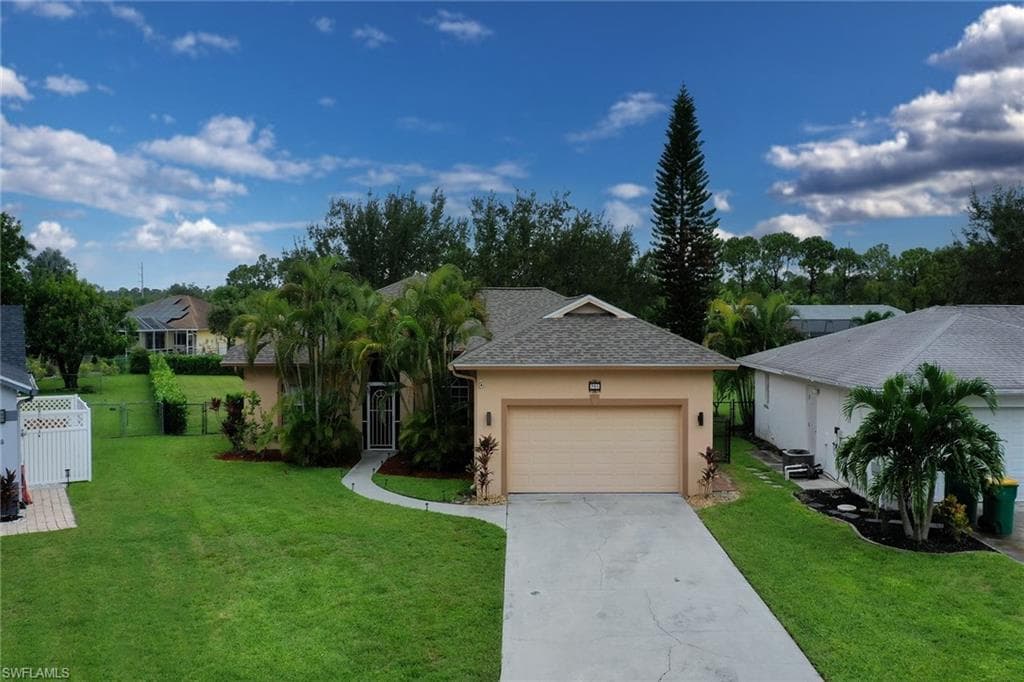 701 Grove DR NAPLES, FL 34120