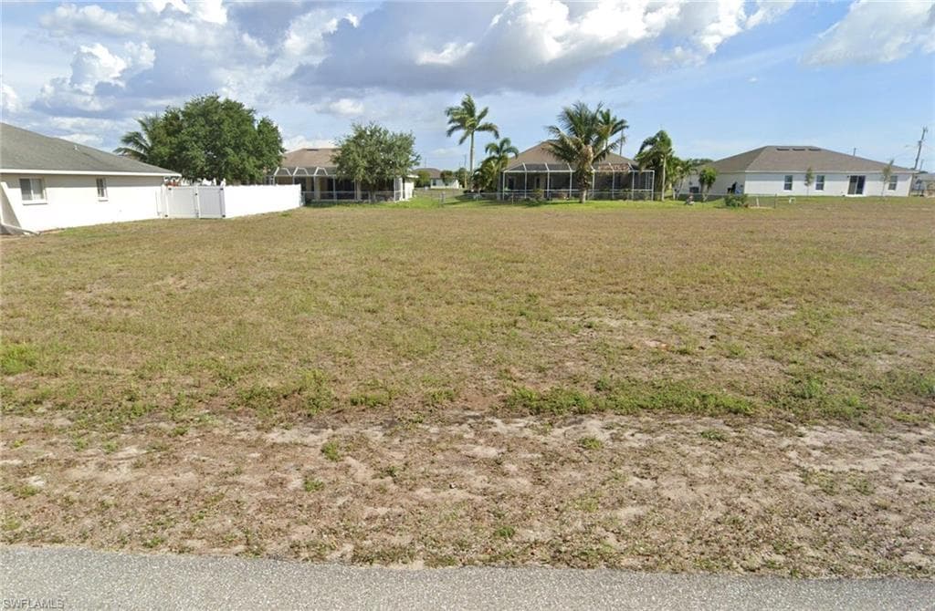 106 28th TER CAPE CORAL, FL 33993
