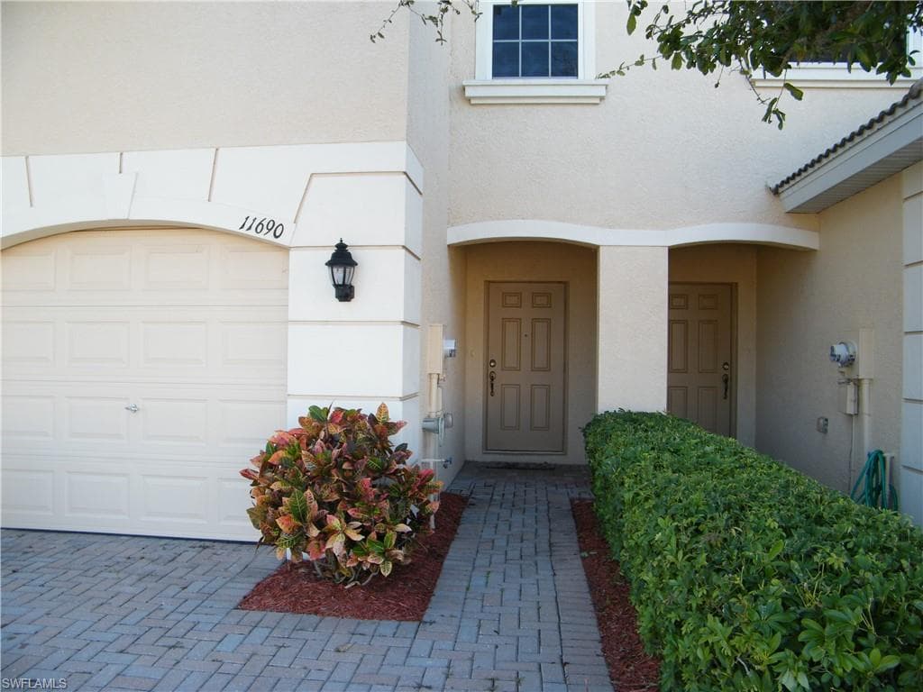 11690 Eros RD LEHIGH ACRES, FL 33971