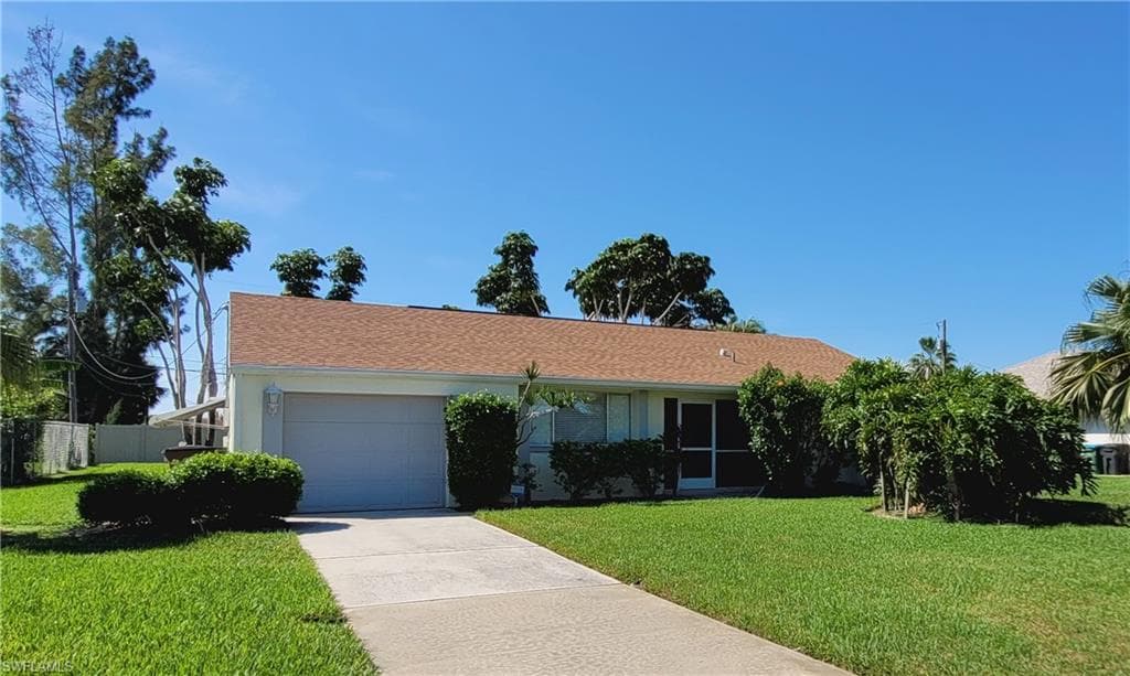 1212 SE 25th TER CAPE CORAL, FL 33904