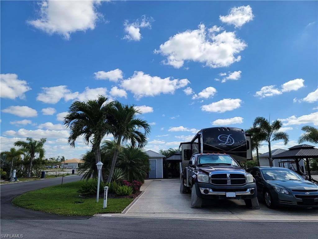 5593 Brightwood DR FORT MYERS, FL 33905